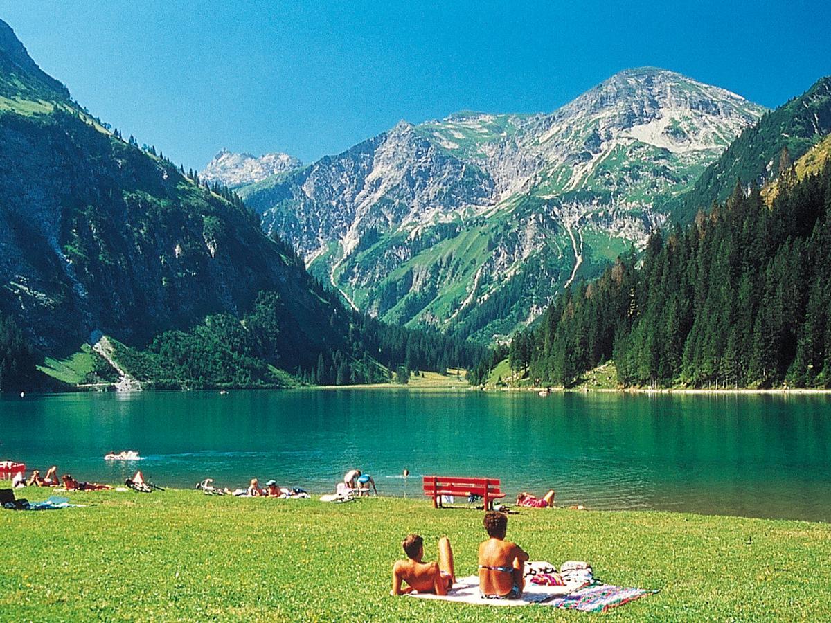 Camping Alpenwelt Hotel Tannheim Exterior photo